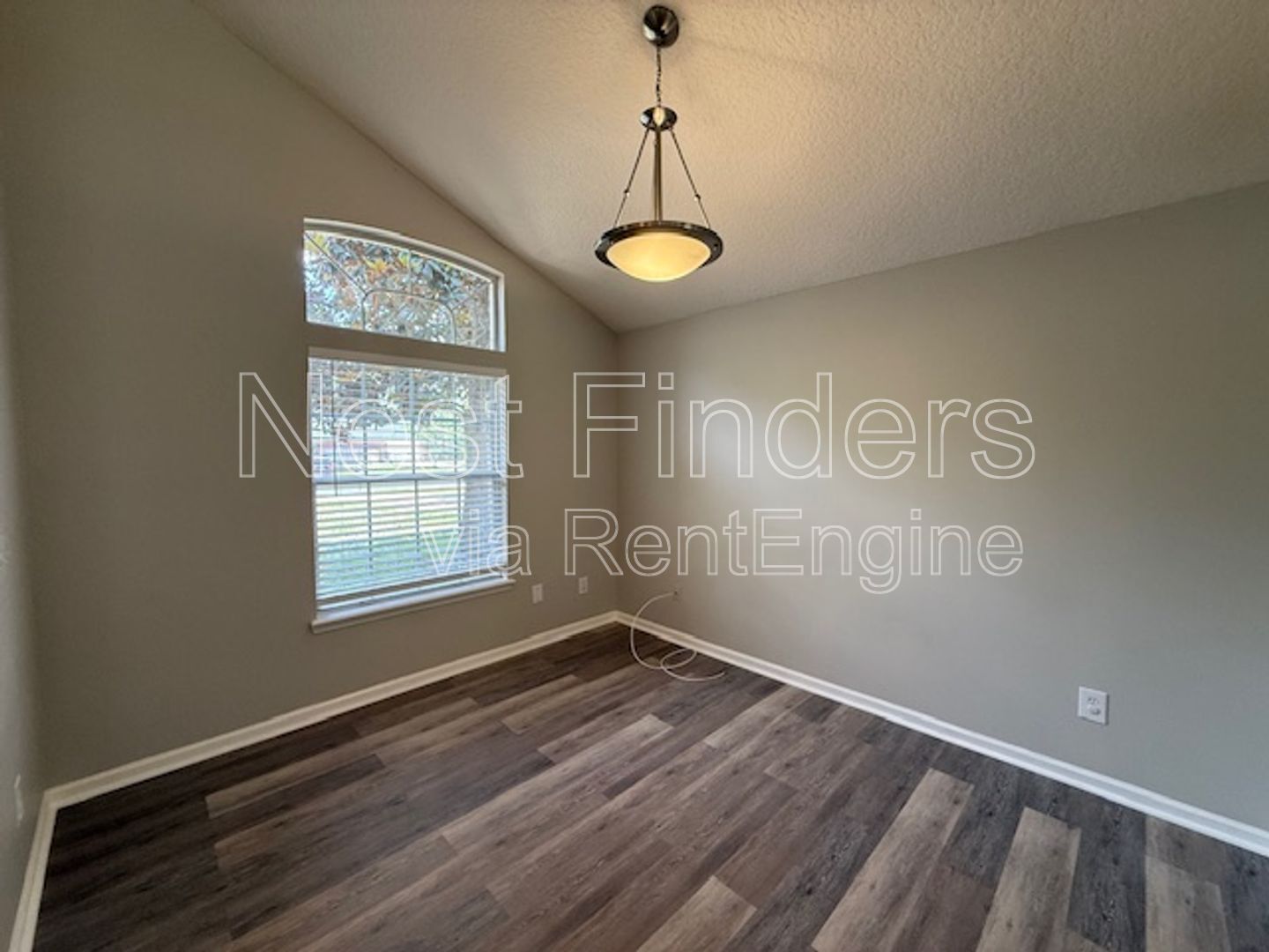 Building Photo - 830 S Lilac Loop