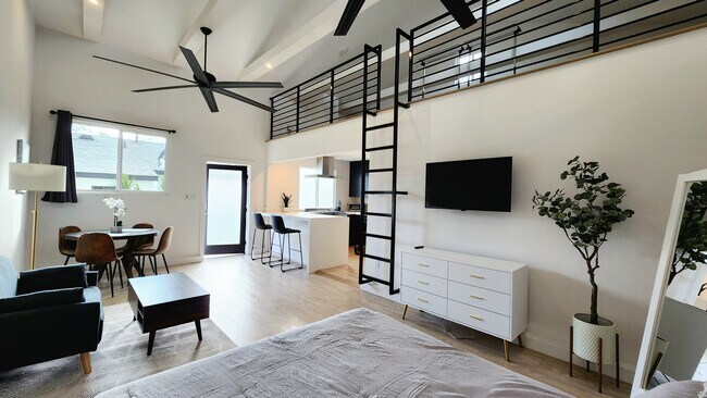 Building Photo - 2635 Dalemead St