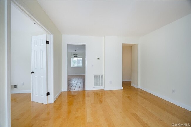 Building Photo - 54 Bennett Common Way