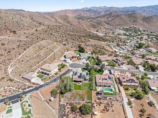 Building Photo - 34677 Desert Rd