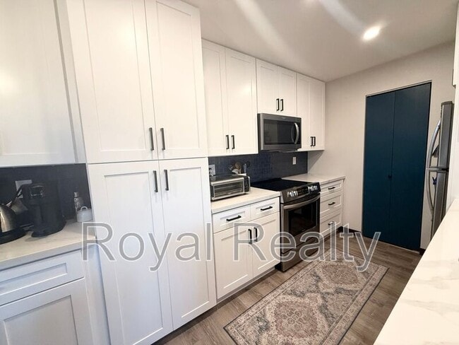 Building Photo - 17 Kopi Ln