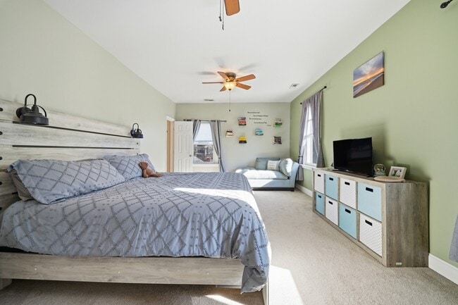 Building Photo - 146 W Seaview Ave