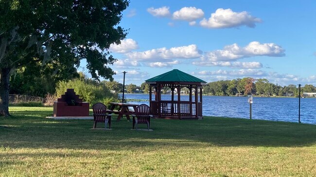 Building Photo - 405 F St