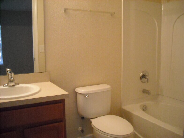 Building Photo - 6408 Shortleaf Pl