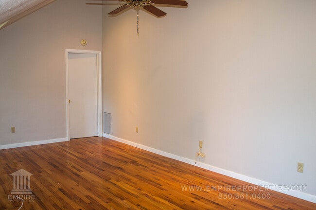 Building Photo - Beautiful Large home off of Mahan