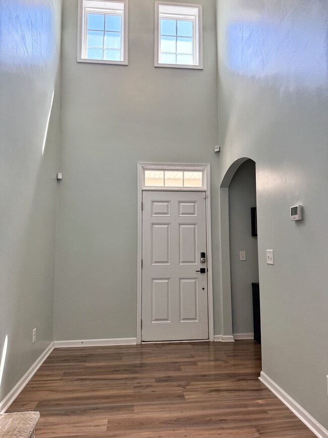 Building Photo - 703 Stagecoach Dr