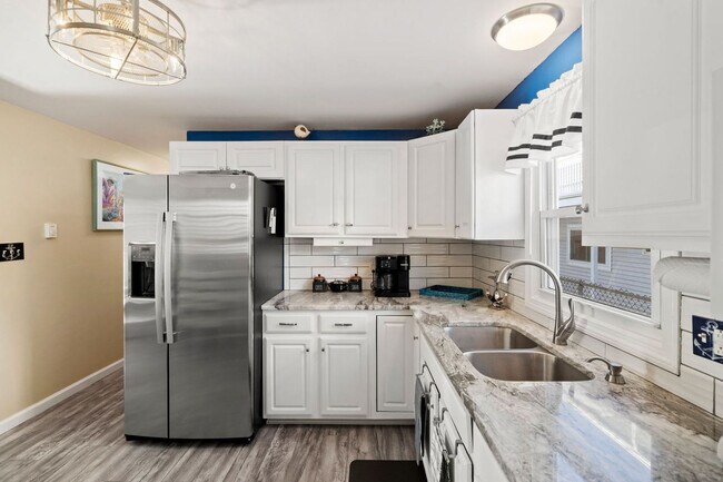 Building Photo - 8 Duston Ave