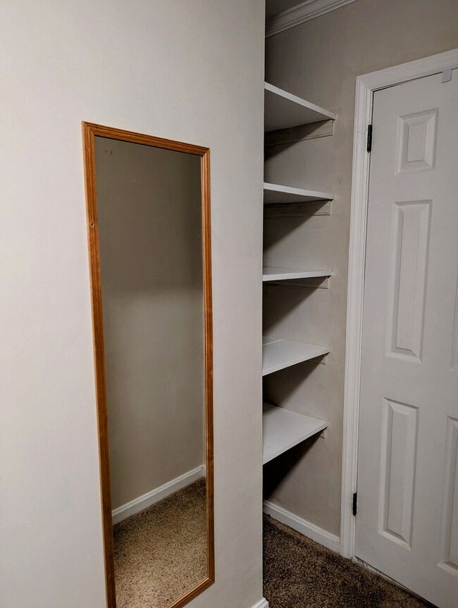 Building Photo - Fully Updated 3 Bedroom Home For Rent