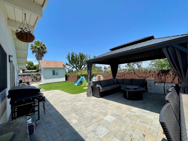 Building Photo - Gorgeous Mid century Modern home in San Ca...