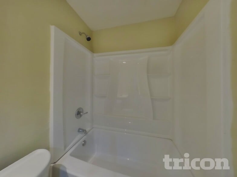 Building Photo - 10526 Kinderhook Dr