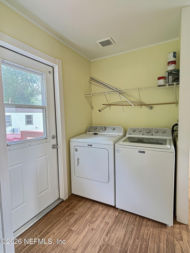 Building Photo - 467 Olive Cir