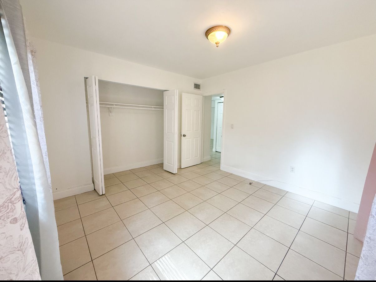 Building Photo - 7917 SW 104th St