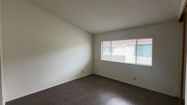 Building Photo - 2 Bdrm Condo in the Gated Saratoga Community