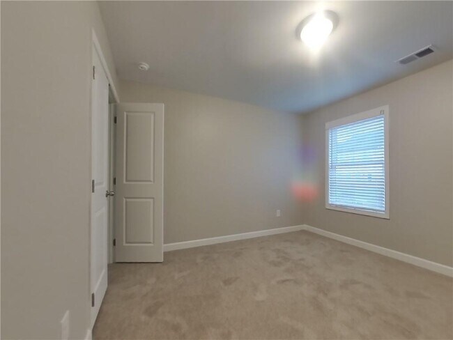 Building Photo - 123 E Rdg Wy