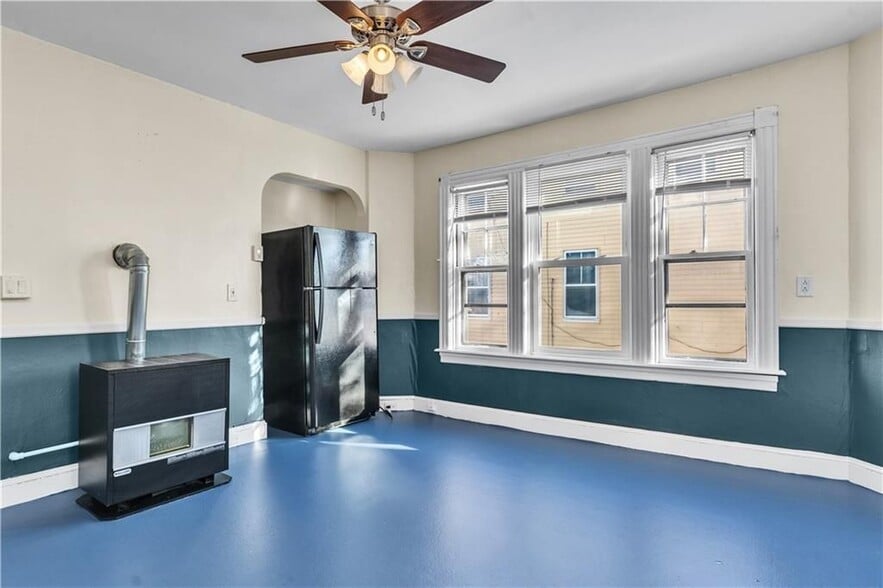 Building Photo - 266 Sayles Ave