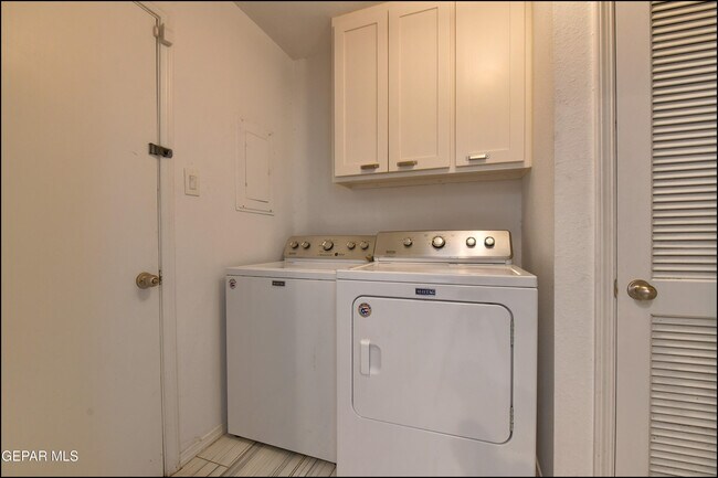 Building Photo - 6209 Heath Way