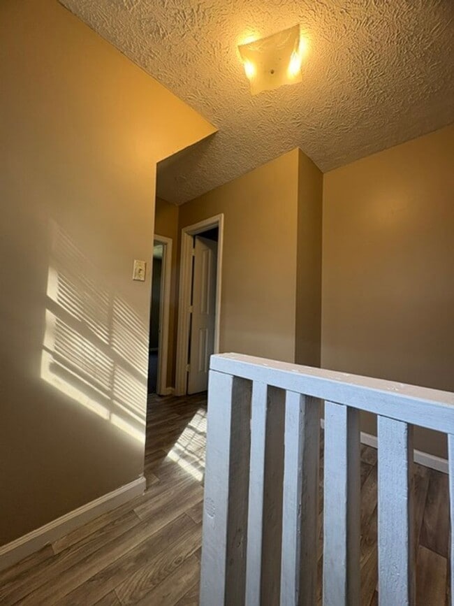 Building Photo - Renovated 3 Bedroom 2 Bath Home for Rent!