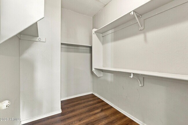 Building Photo - 8776 W Cherry Hills Dr