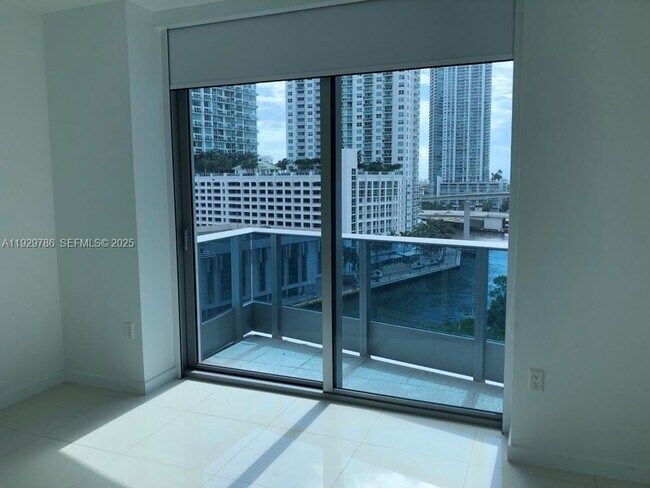 Building Photo - 200 Biscayne Blvd Way