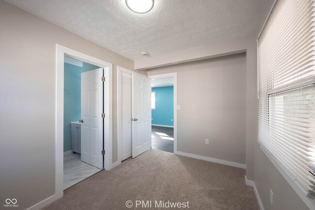 Building Photo - 2945 N Denny St