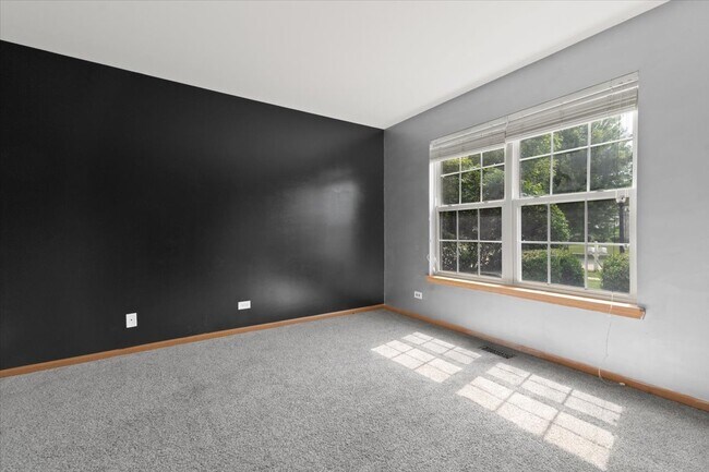 Building Photo - 966 Forest View Way