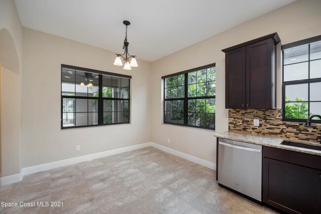 Building Photo - 7205 Primavera Ln