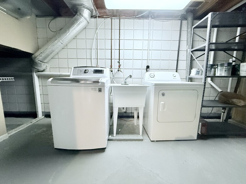 Laundry - 2105 Parrish St