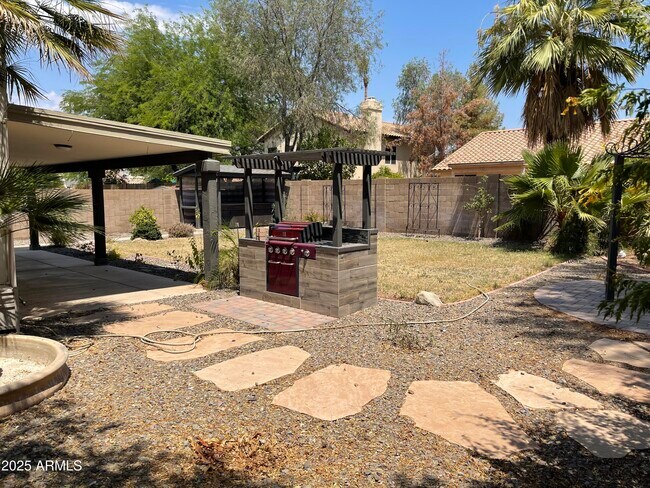Building Photo - 7452 W Via Montoya Dr