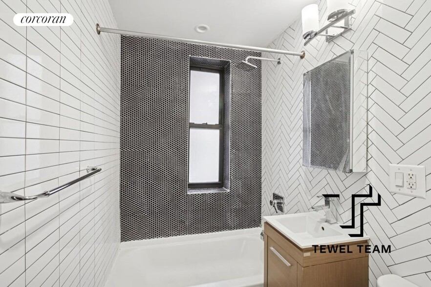Building Photo - 515 W 139th St