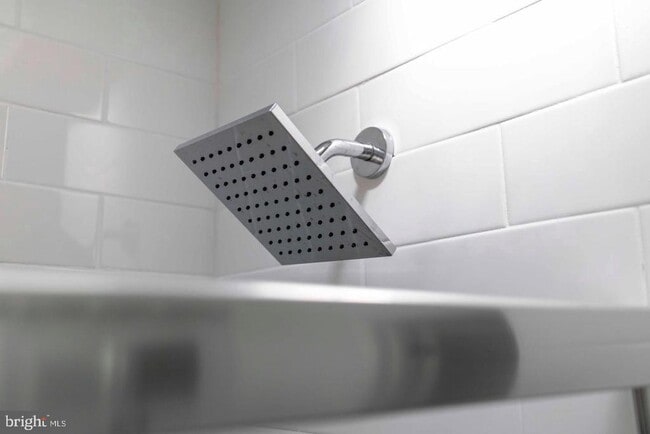 Building Photo - 617 Brinton St