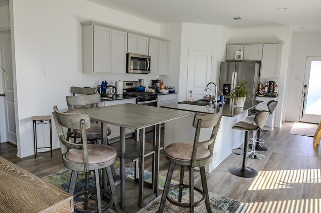 Building Photo - 5108 Marcasca Dr