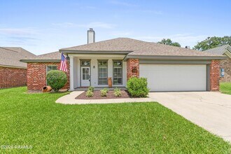 Building Photo - 412 Crest Cir