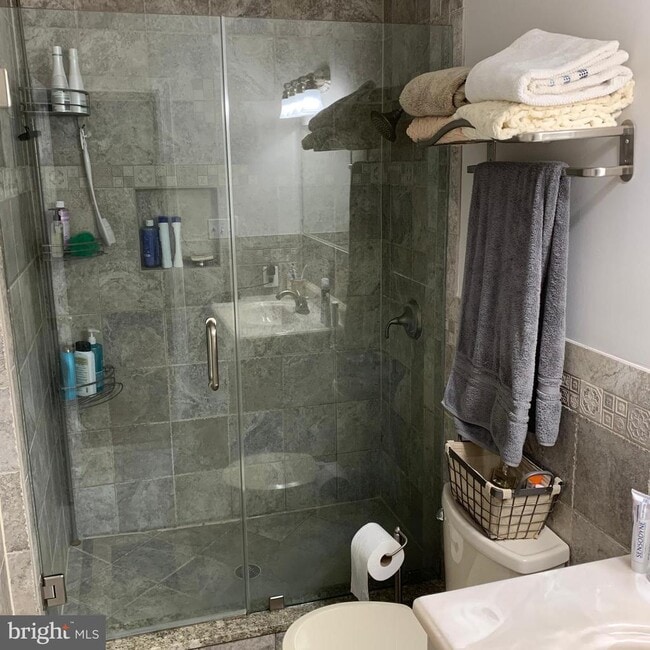 Building Photo - 9630 Sutton Green Ct