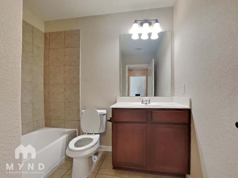 Building Photo - 1680 Amy Dr