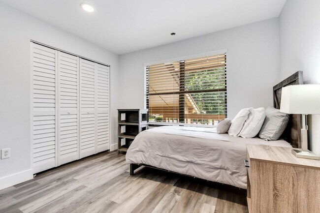 Building Photo - 13155 Chadwick Ct