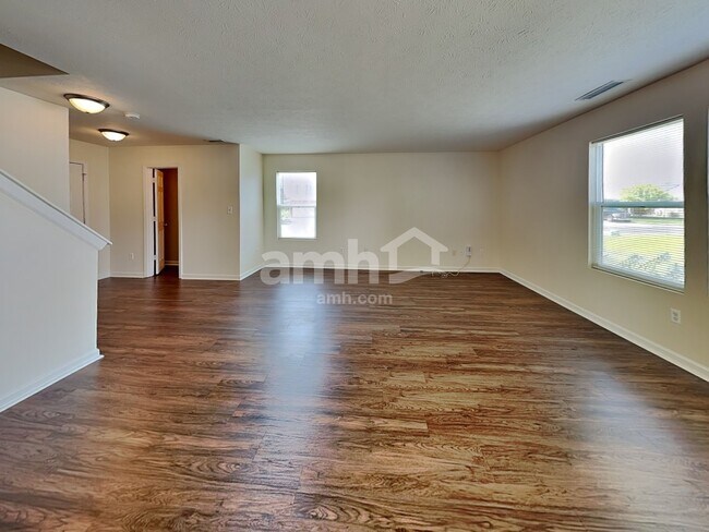 Building Photo - 1236 Saticoy Ct