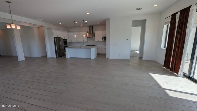 Building Photo - 9414 S 7th Pl