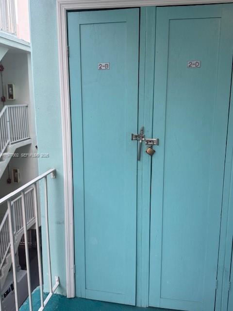 Building Photo - 701 Collins Ave