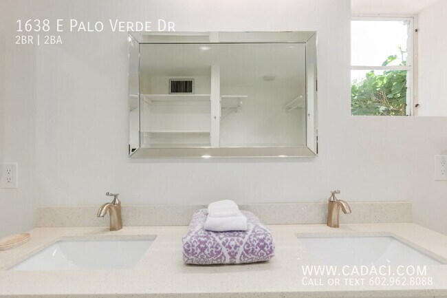 Building Photo - 1638 E Palo Verde Dr