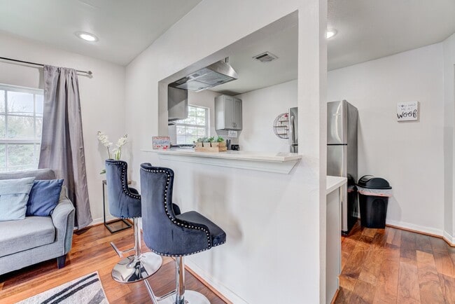 Building Photo - 2720 Truxillo St