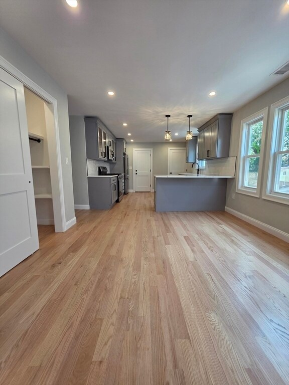 Building Photo - 40 Lorna Rd