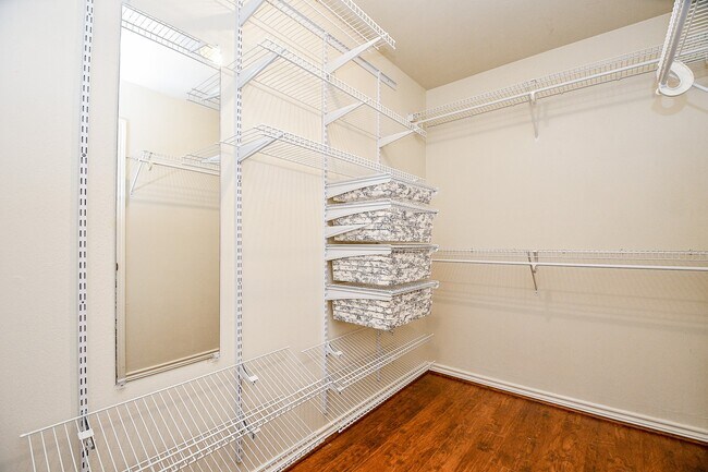 Building Photo - 1814 Cherry Bend Dr