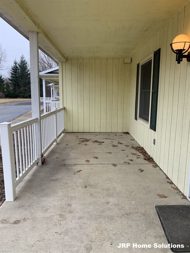 Building Photo - 2 br, 1 bath Apartment - 6400 Gillis Dr Ste A