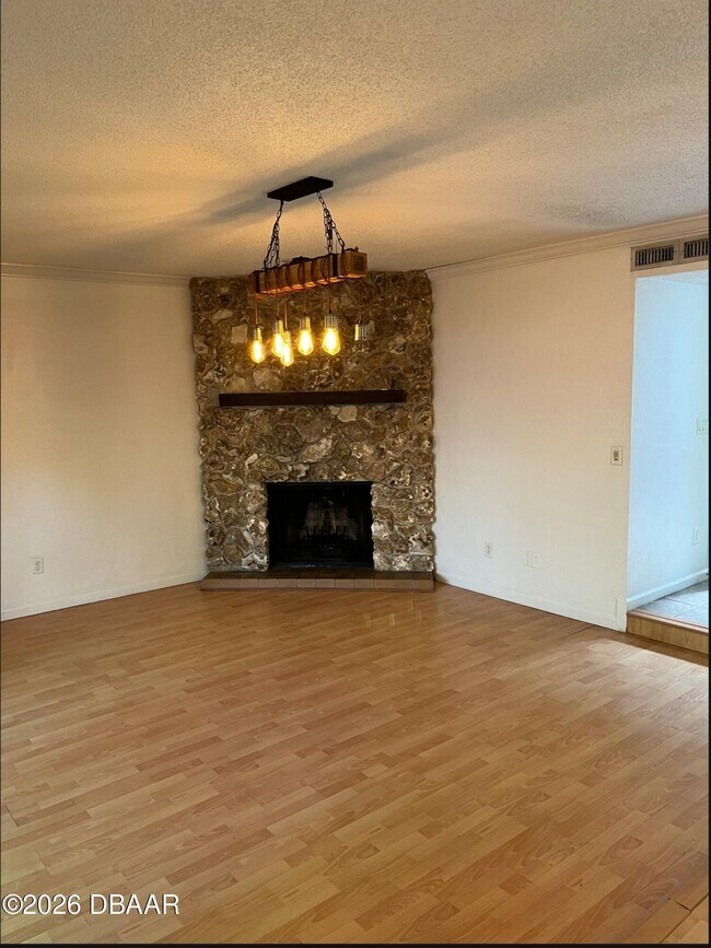 Building Photo - 233 Pine Cone Trail