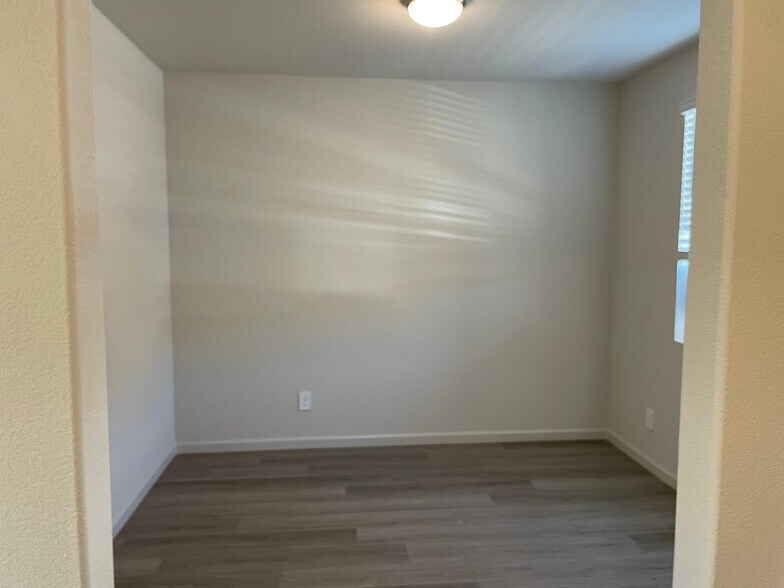 Building Photo - 2943 Girdwood St