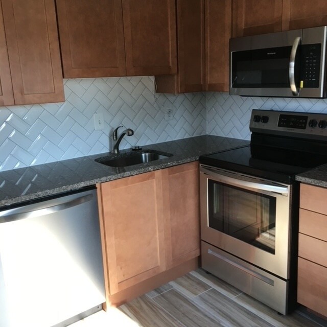 kitchen - 1211 N Pitt St
