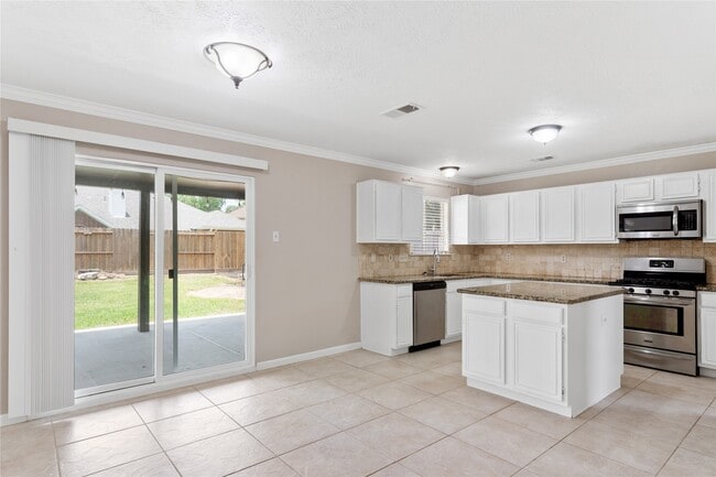 Building Photo - 11410 Meadowchase Dr