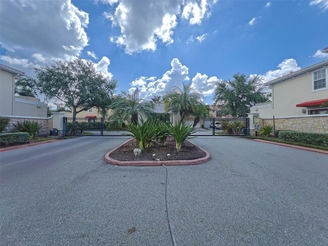 Building Photo - 270 Valencia Cir