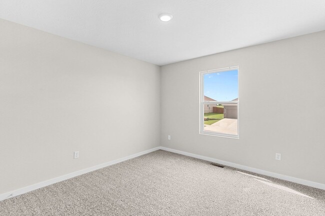 Building Photo - Beautiful Split Level 5 Bedroom Home - Hills of Olde Savannah