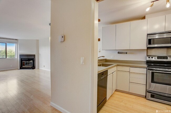 Building Photo - 785 Golden Gate Ave